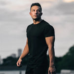 FITTED PERFORMANCE T-SHIRT FOR MEN