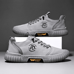 CLASSIC EVERYDAY SNEAKERS FOR MEN